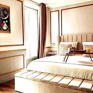 Da Vinci Montmartre Aircon , Paris France